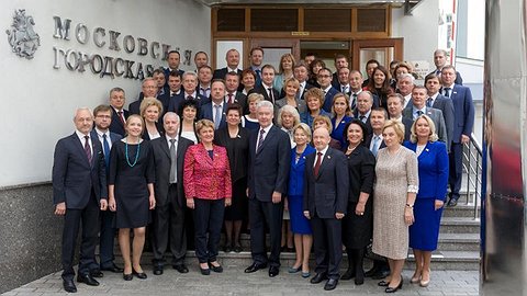 Клянусь служить процветанию города и благополучию жителей!