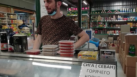 ВЫВЕСКИ СНЯЛИ, ПРИЛАВКИ ОСТАЛИСЬ